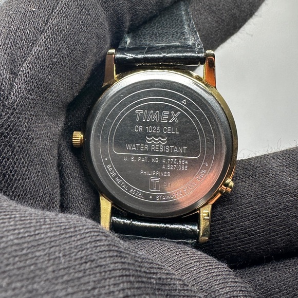 Men’s TIMEX Indiglo 32mm Gold Tone Watch. - Picture 3 of 6